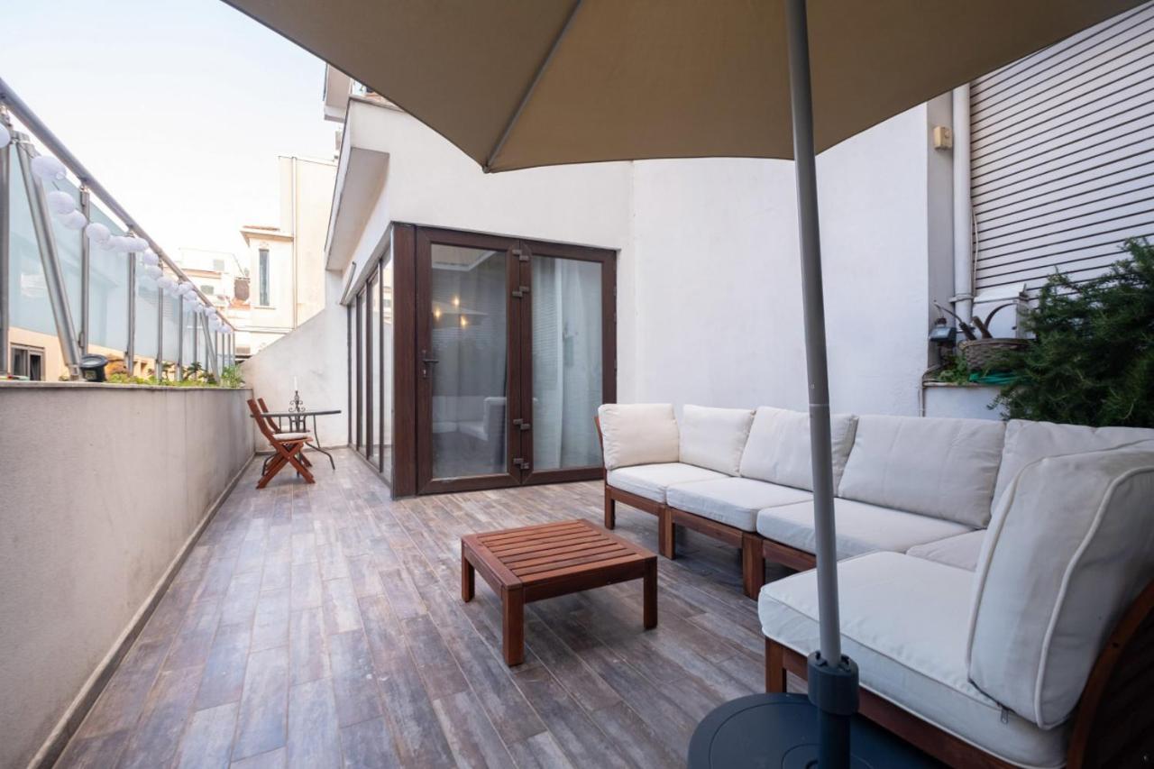 イスタンブールFlat With Terrace Near Istiklal Streetアパートメント エクステリア 写真